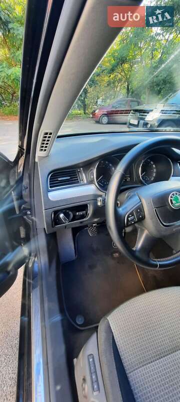 Універсал Skoda Superb 2011 в Києві