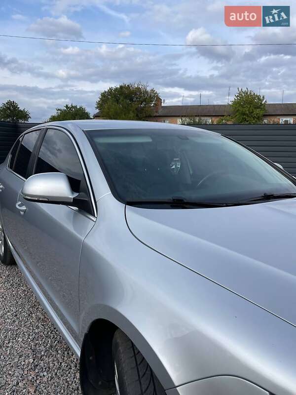 Лифтбек Skoda Superb 2012 в Миргороде