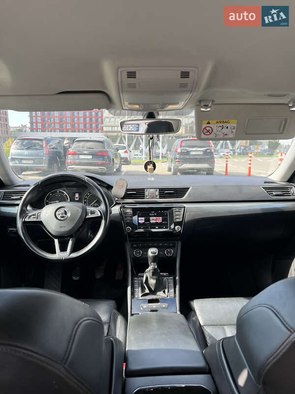 Лифтбек Skoda Superb 2015 в Львове