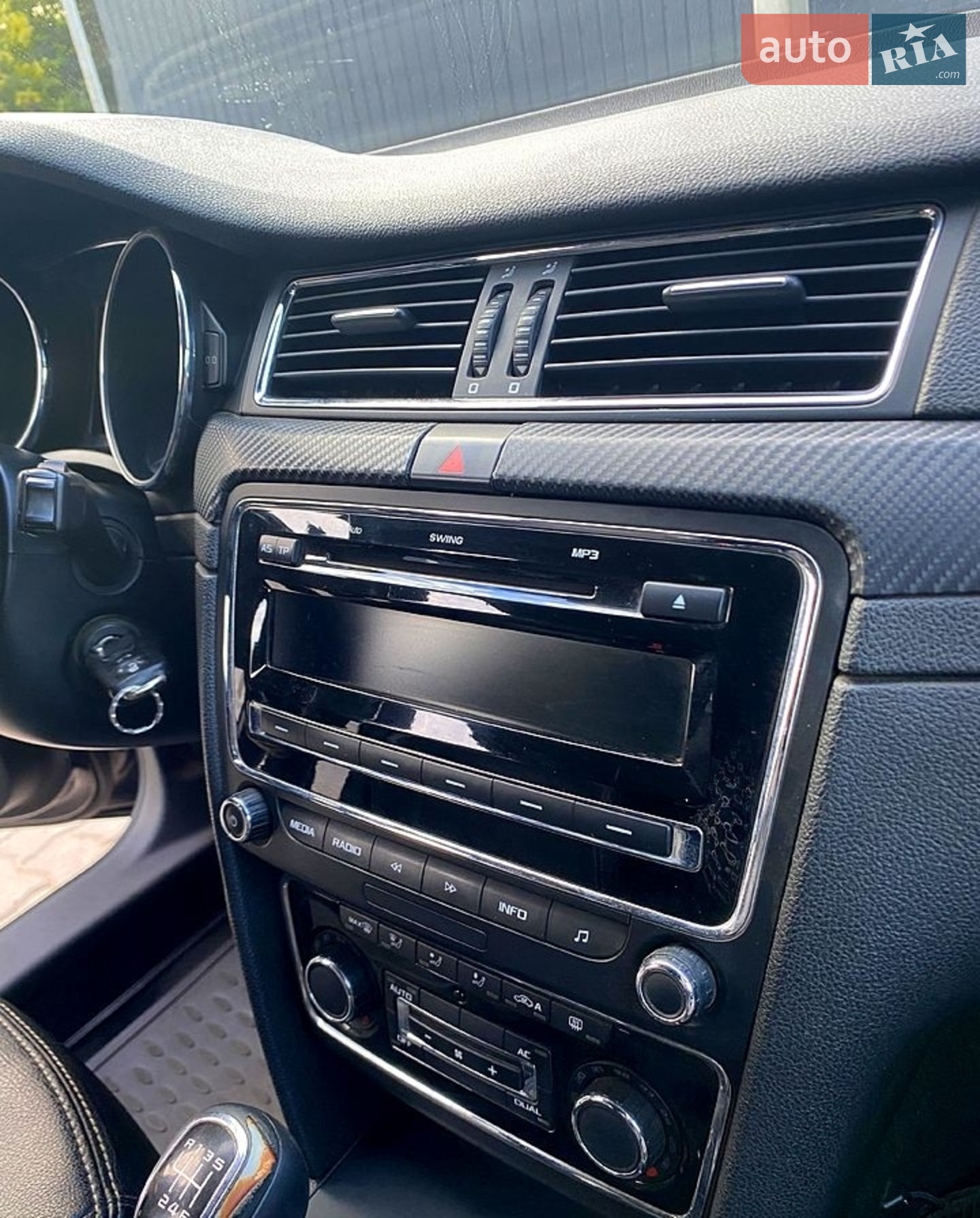 2010 Skoda Superb - мініатюра 6