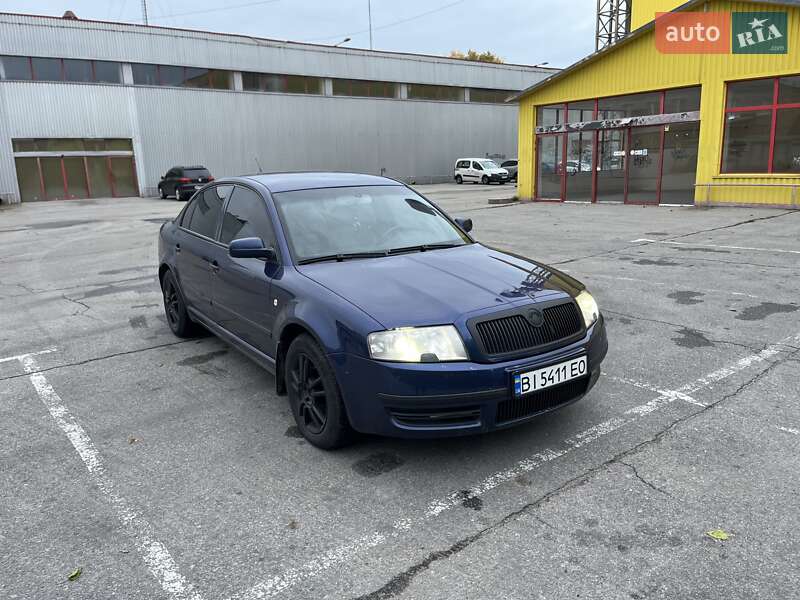Лифтбек Skoda Superb 2002 в Кропивницком