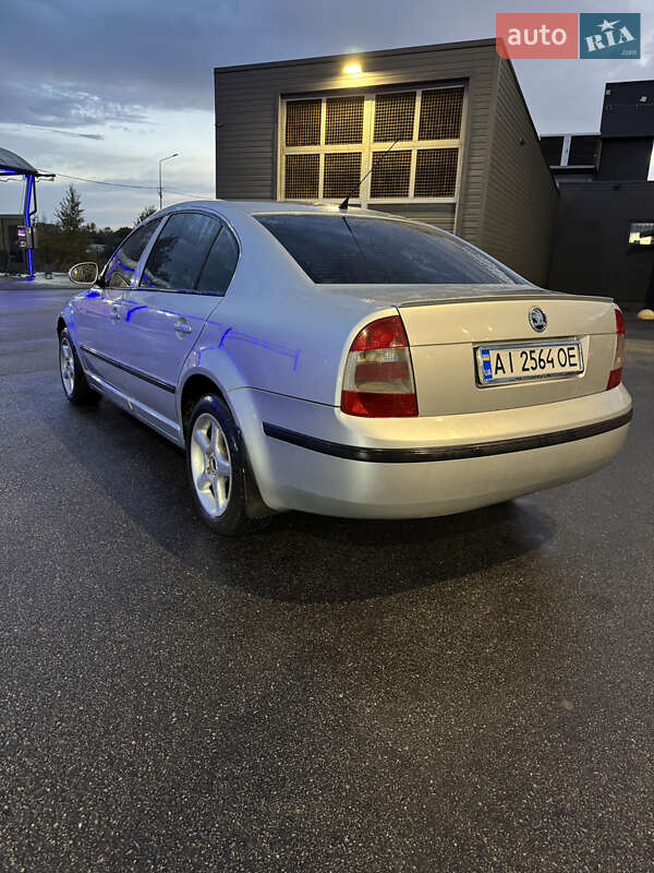 Лифтбек Skoda Superb 2006 в Днепре