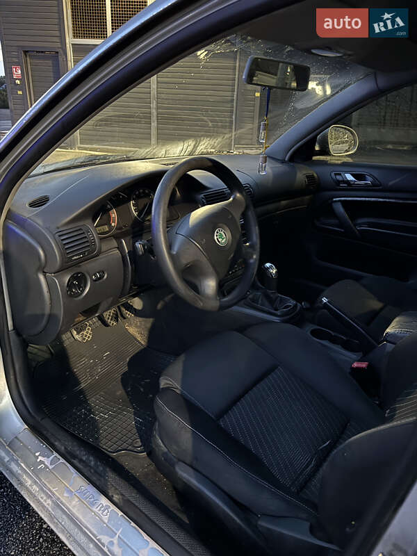 Лифтбек Skoda Superb 2006 в Днепре
