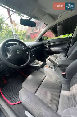 Лифтбек Skoda Superb 2006 в 