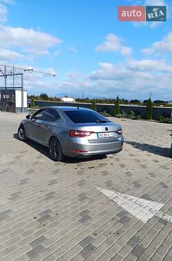 Лифтбек Skoda Superb 2015 в 
