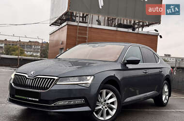 Лифтбек Skoda Superb 2020 в 