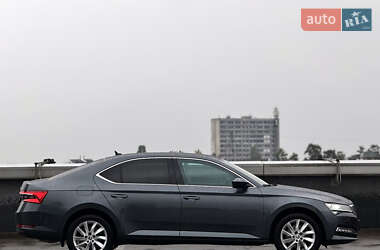 Лифтбек Skoda Superb 2020 в 