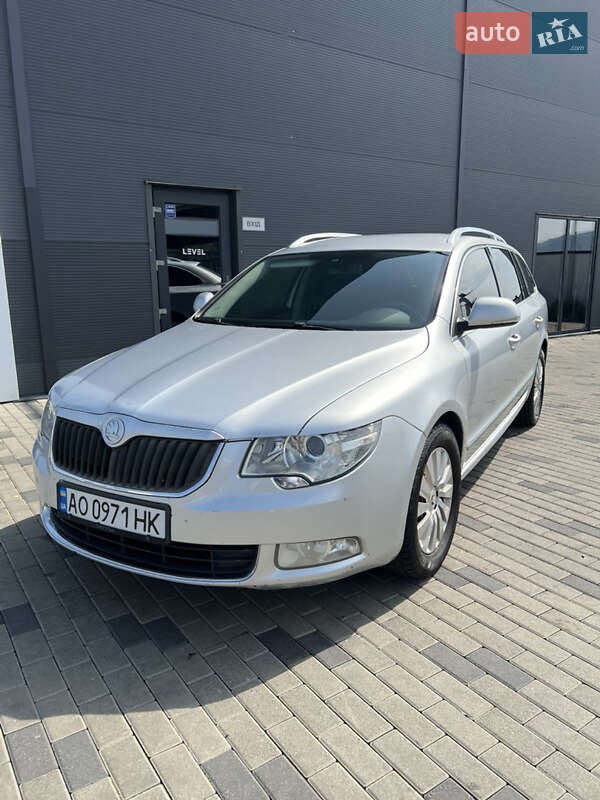 Универсал Skoda Superb 2010 в Хусте