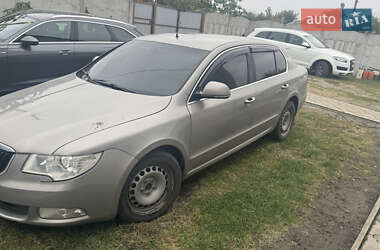 Лифтбек Skoda Superb 2011 в 