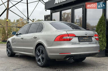 Лифтбек Skoda Superb 2014 в 