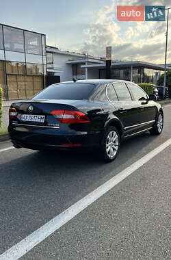 Лифтбек Skoda Superb 2013 в 