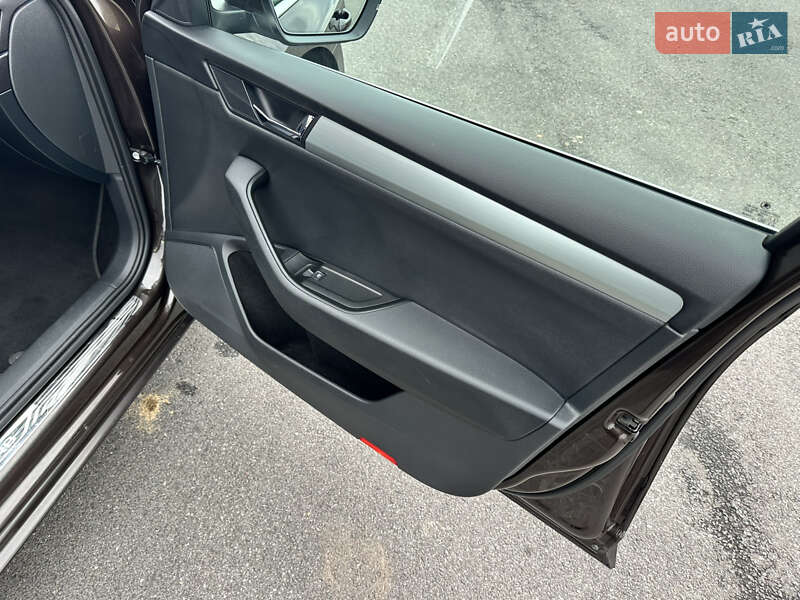 Универсал Skoda Superb 2019 в Виннице