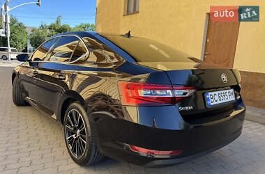 Лифтбек Skoda Superb 2017 в 