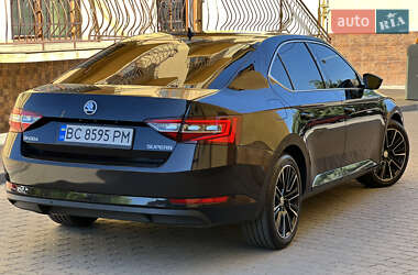Лифтбек Skoda Superb 2017 в 