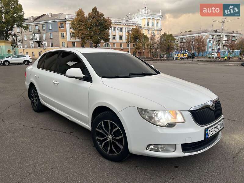 Лифтбек Skoda Superb 2011 в Кривом Роге