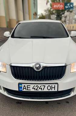 Ліфтбек Skoda Superb 2011 в 