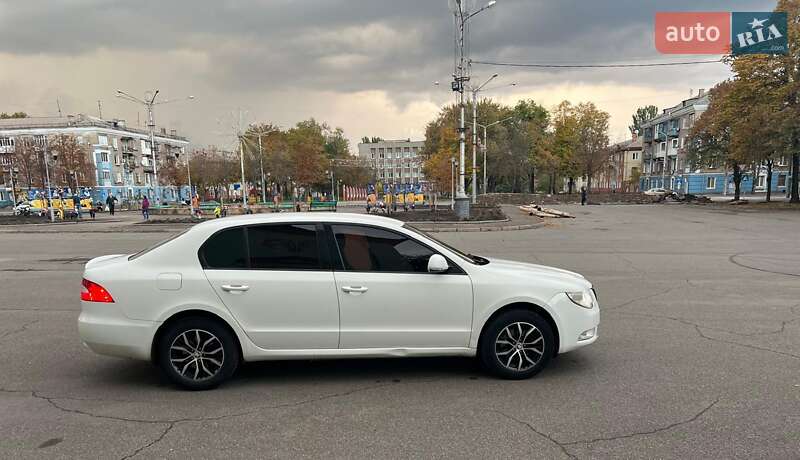 Лифтбек Skoda Superb 2011 в Кривом Роге