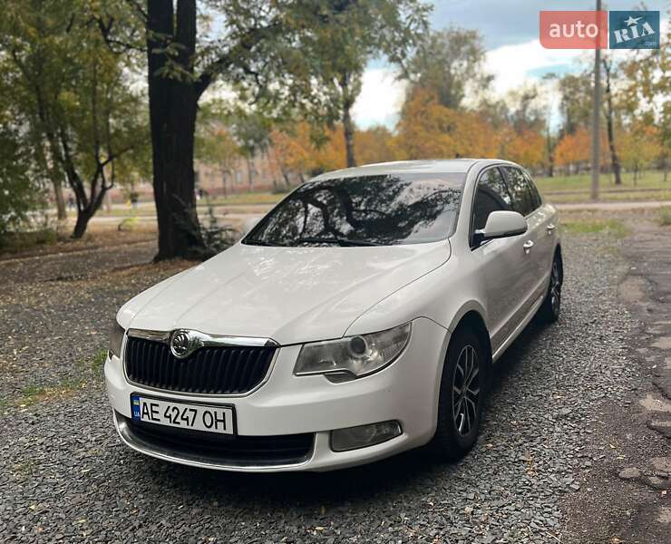 Лифтбек Skoda Superb 2011 в Кривом Роге