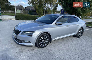 Лифтбек Skoda Superb 2016 в 