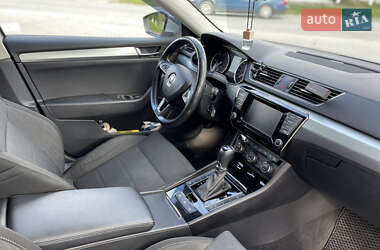 Лифтбек Skoda Superb 2016 в 