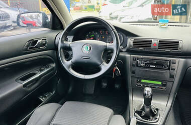 Ліфтбек Skoda Superb 2004 в 