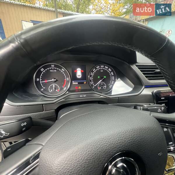 Универсал Skoda Superb 2018 в Кропивницком