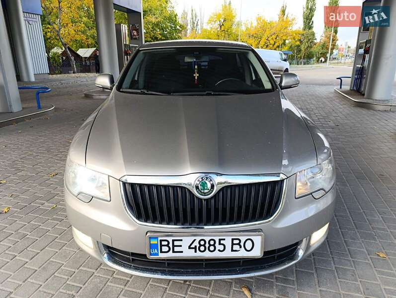 Лифтбек Skoda Superb 2010 в Николаеве