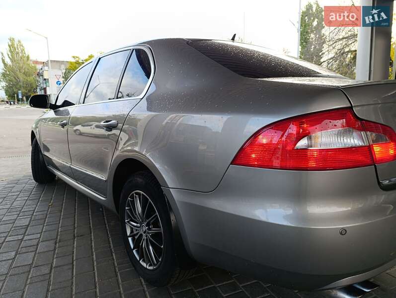 Лифтбек Skoda Superb 2010 в Николаеве