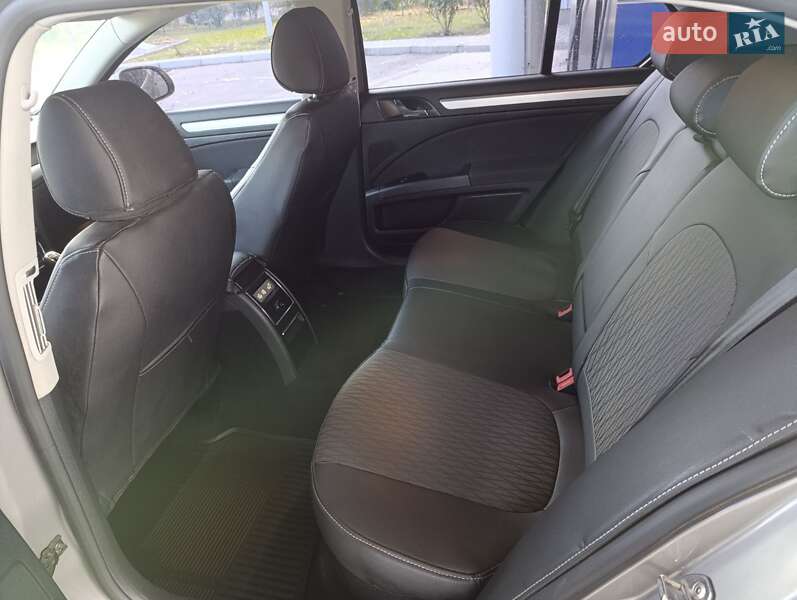 Лифтбек Skoda Superb 2010 в Николаеве