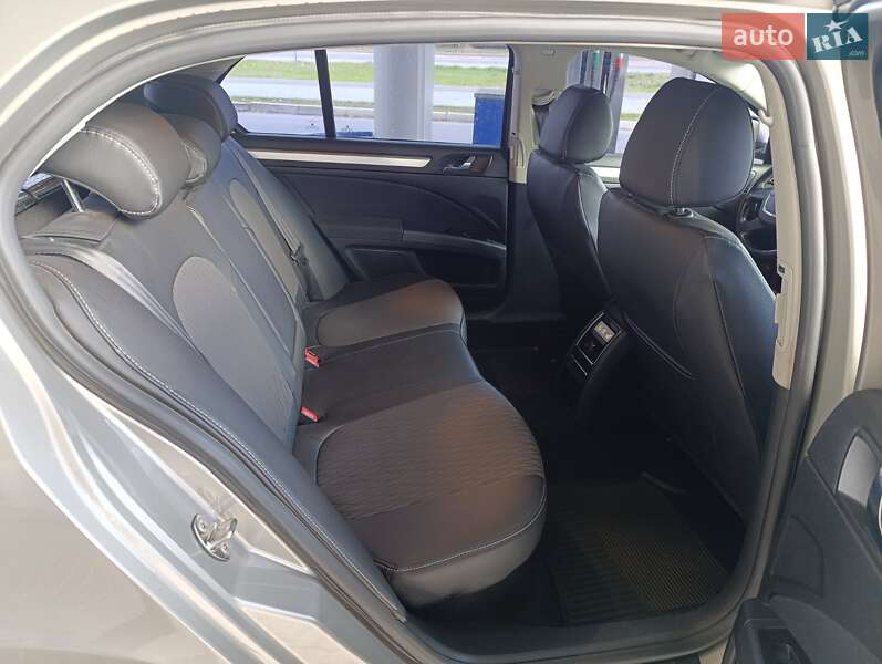 Лифтбек Skoda Superb 2010 в Николаеве