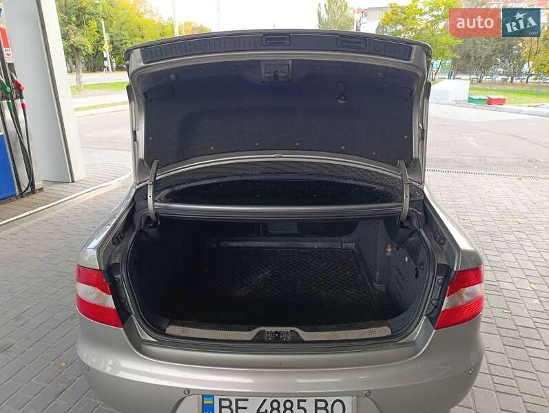 Лифтбек Skoda Superb 2010 в Николаеве