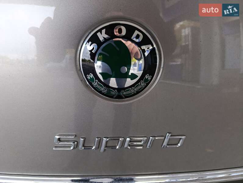 Лифтбек Skoda Superb 2010 в Николаеве