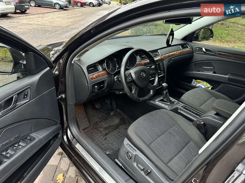 Универсал Skoda Superb 2013 в Киеве