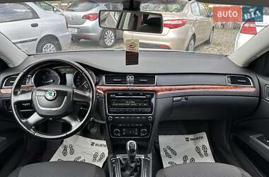 Ліфтбек Skoda Superb 2011 в  фото 3 Ліфтбек Skoda Superb 2011 в