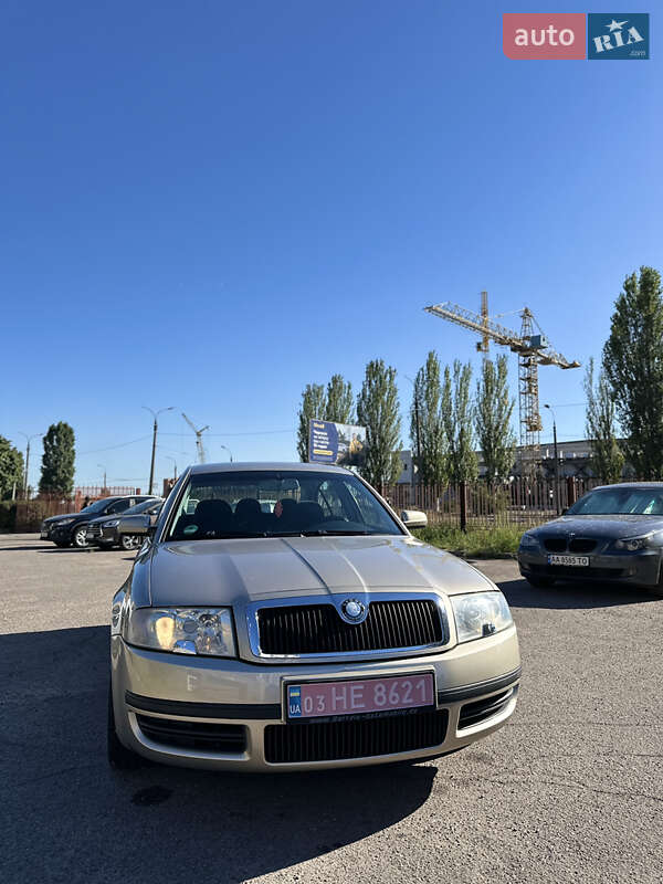 Лифтбек Skoda Superb 2003 в Черкассах
