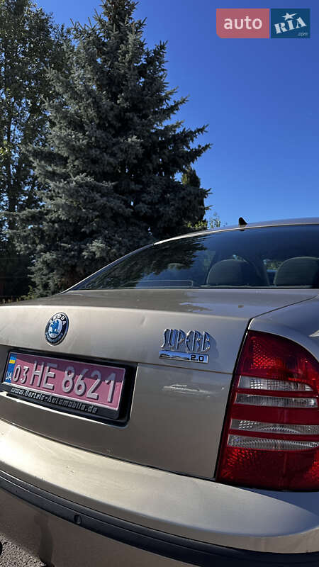 Лифтбек Skoda Superb 2003 в Черкассах