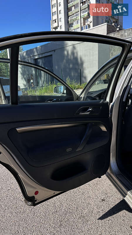 Лифтбек Skoda Superb 2003 в Черкассах