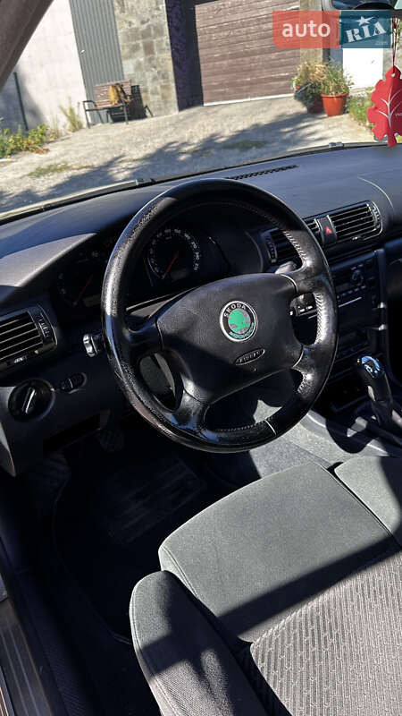 Лифтбек Skoda Superb 2003 в Черкассах