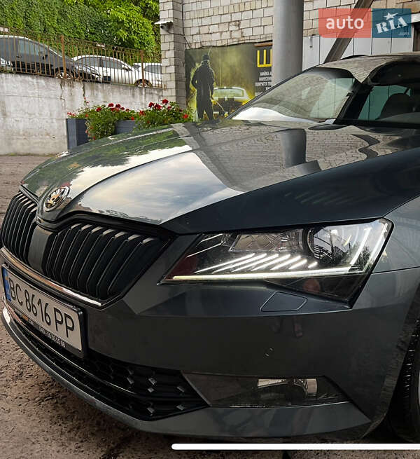 Универсал Skoda Superb 2018 в Львове
