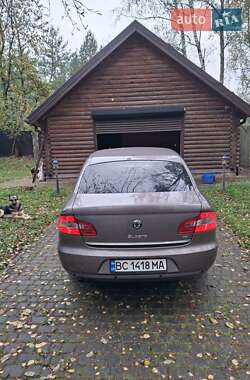 Лифтбек Skoda Superb 2012 в 