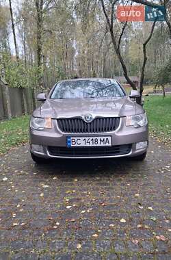 Лифтбек Skoda Superb 2012 в Львове