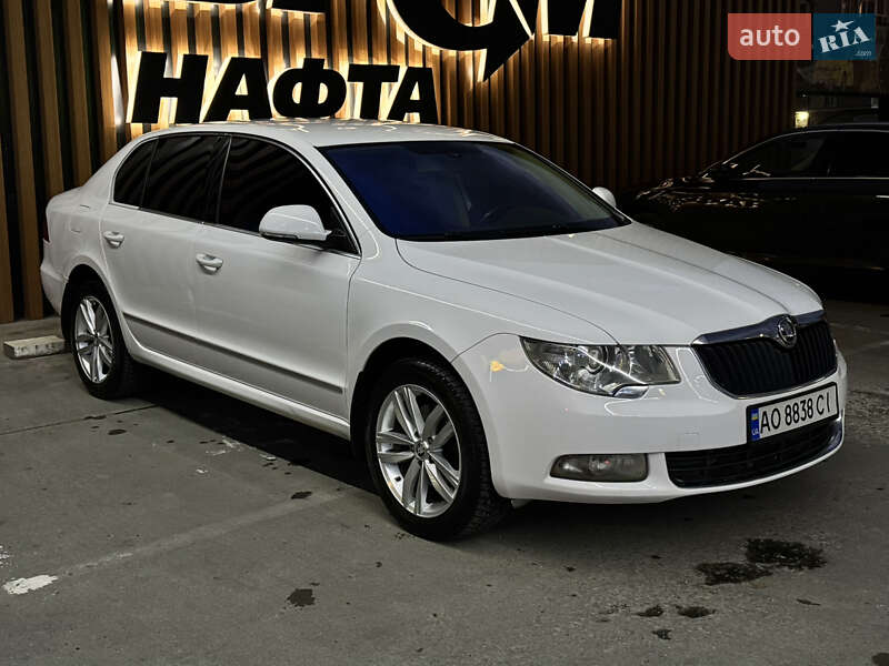 Ліфтбек Skoda Superb 2011 в Ужгороді