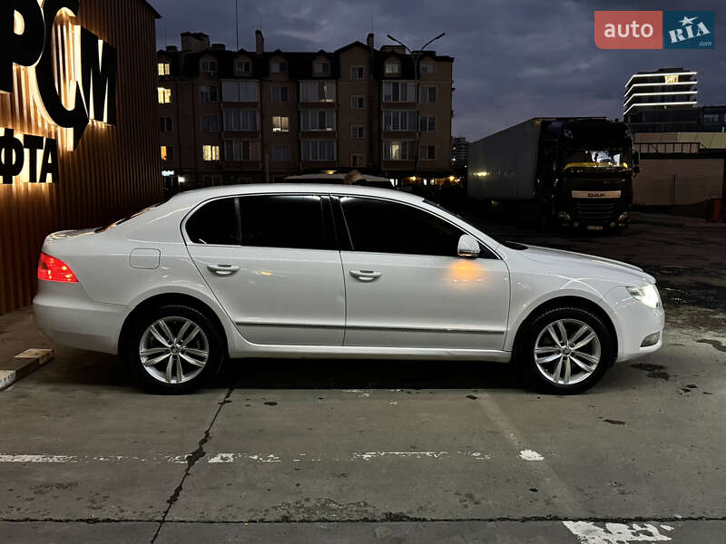 Ліфтбек Skoda Superb 2011 в Ужгороді