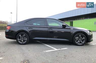 Лифтбек Skoda Superb 2019 в 