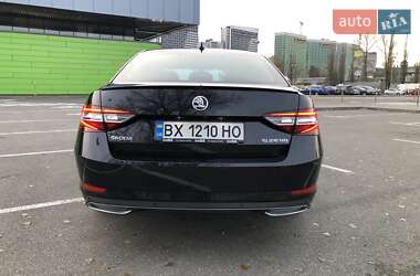 Лифтбек Skoda Superb 2019 в 