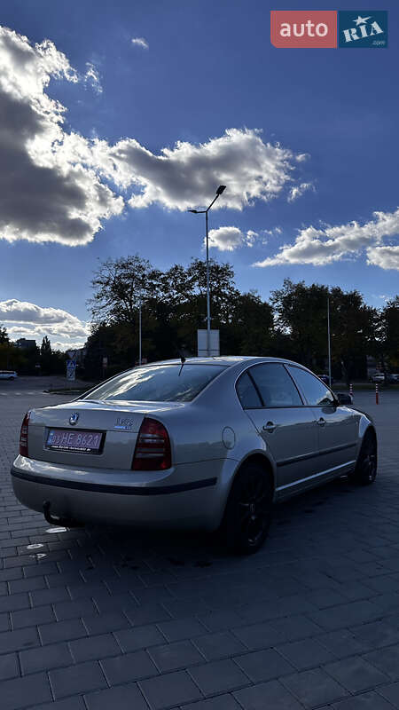 Лифтбек Skoda Superb 2003 в Черкассах
