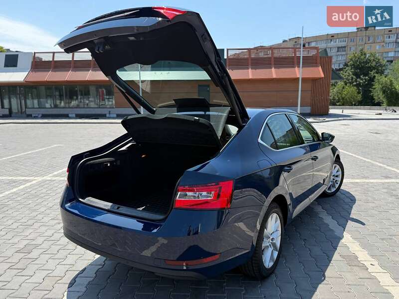 Лифтбек Skoda Superb 2015 в Кривом Роге