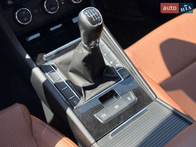 Лифтбек Skoda Superb 2015 в Кривом Роге