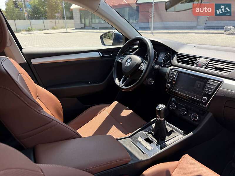 Лифтбек Skoda Superb 2015 в Кривом Роге