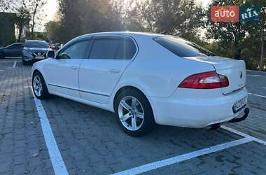 Лифтбек Skoda Superb 2010 в 